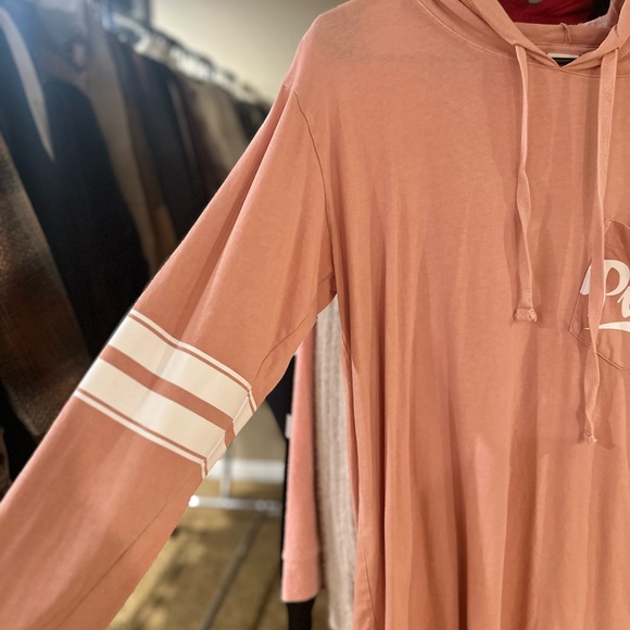 VS PINK Oversized Hooded Long Sleeve Shirt - Picture 4 of 9
